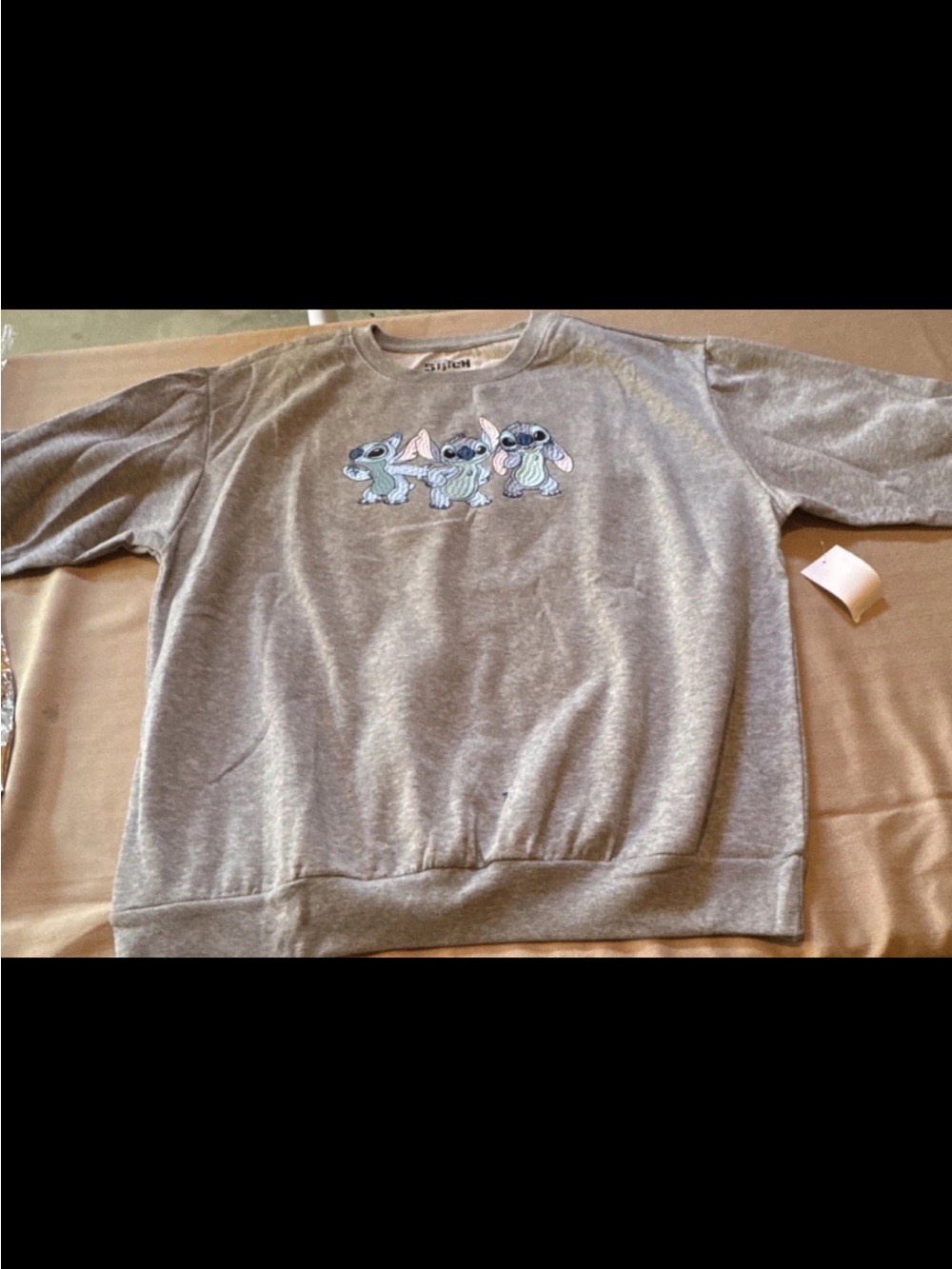 Gray Stitch‎ Crewneck Sweater with Character Embroidery